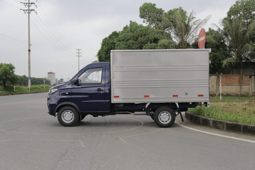 Xe Tải Srm T20 930kg Thùng Kín