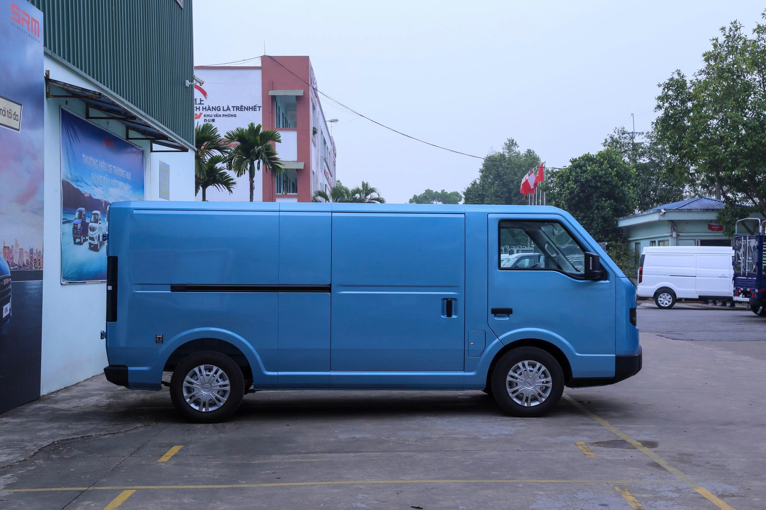 XE VAN ĐIỆN SRM E6 - Ảnh 4