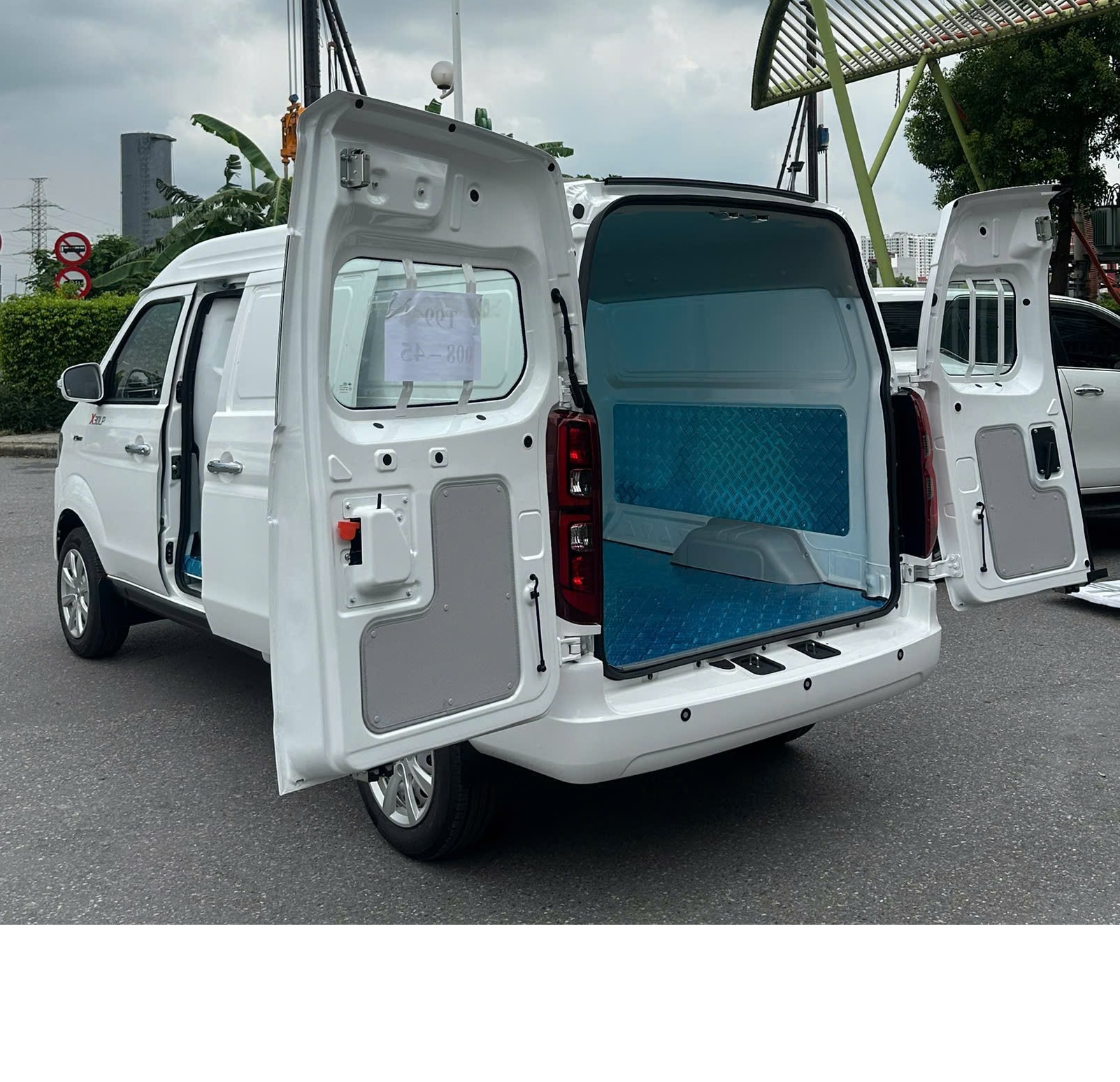 XE VAN SRM X30LP 2 CHỖ 945KG